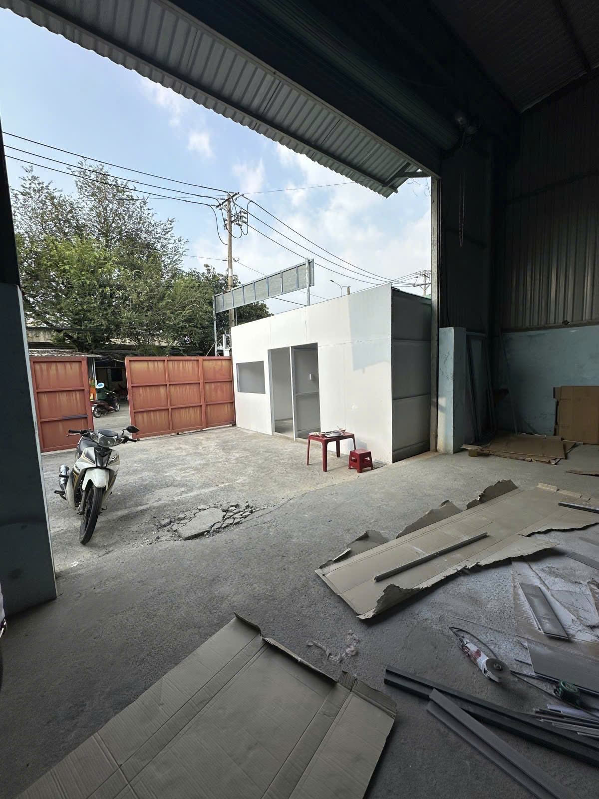 BÁN  NHÀ XƯỞNG  TÂN THỚI NHÌ  - DÒNG TIỀN - ĐƯỜNG CONTAINER - 1 CĂN RA MẶT TIỀN QL22 - 175M2 - - Ảnh 2